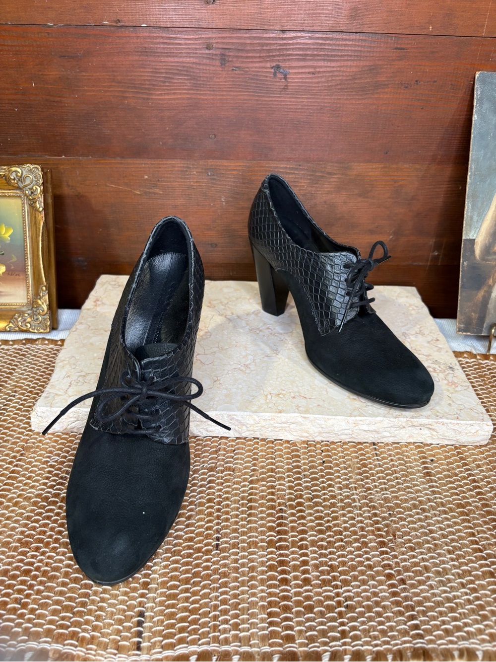 Ecco Kiev Suede and Leather Python Embossed Black Heeled Oxford Lace Up Size 40